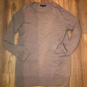 Banana Republic light weight medium sweater
